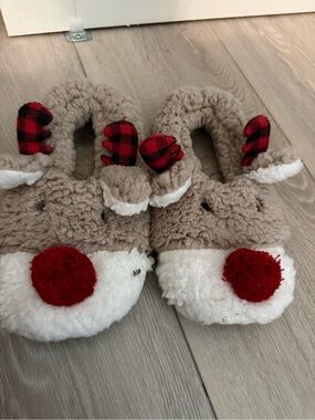 Kids Plush Reindeer Slippers - Beige with Red Accent